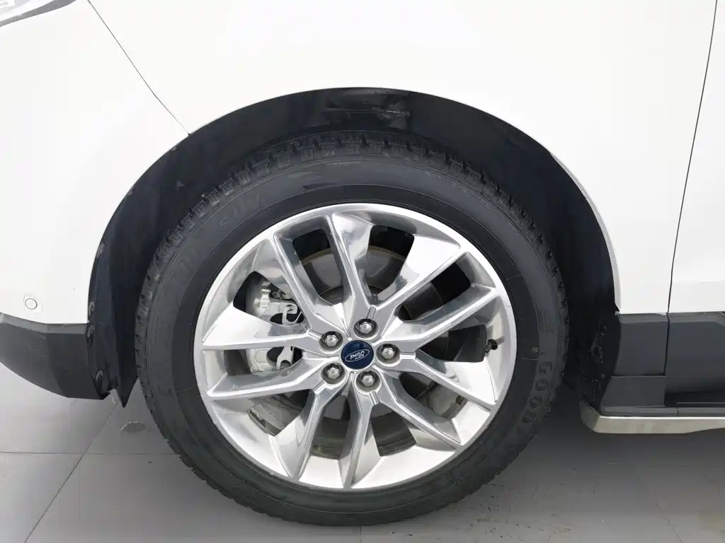 Ford Edge — миниатюра 17