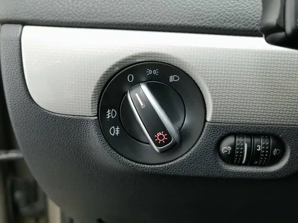Volkswagen Sagitar — миниатюра 21