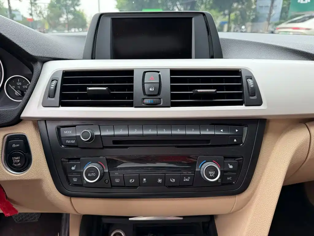 BMW 3 Series — миниатюра 10