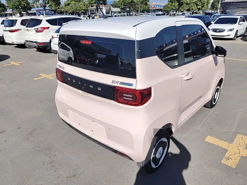 Wuling MINIEV — миниатюра 7
