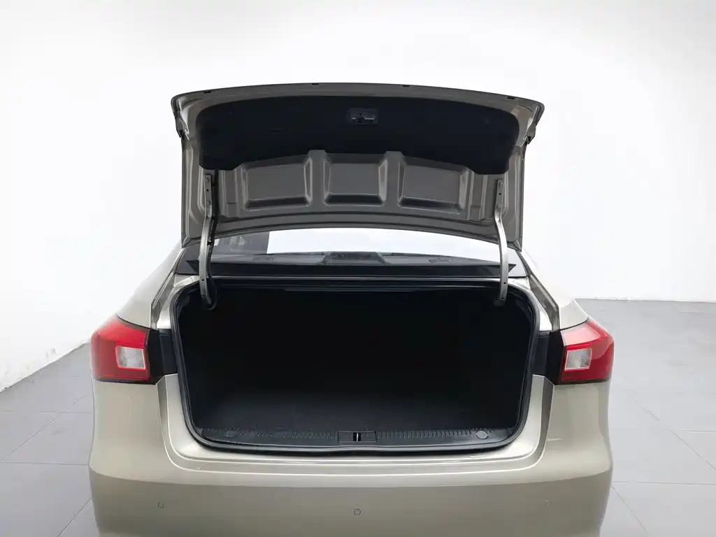 Roewe 360 — миниатюра 16