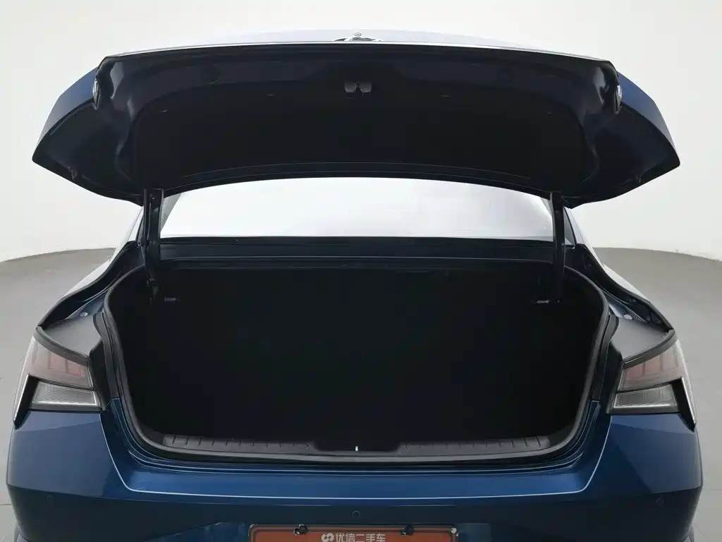 Hyundai Elantra — миниатюра 16