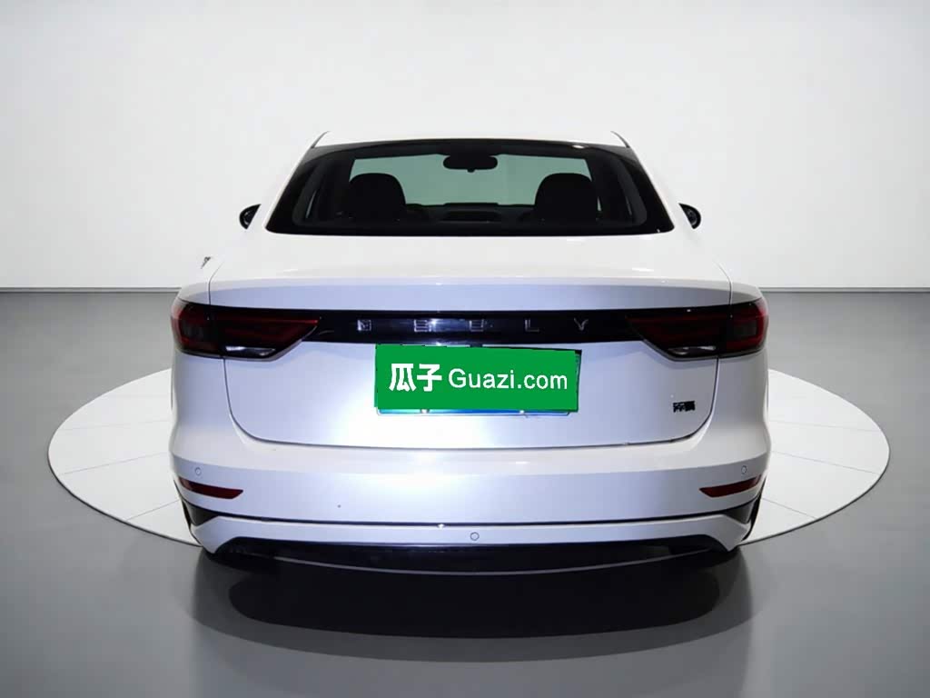 Geely Emgrand 1.5 л 2023 г. Белый, пробег 20500 км