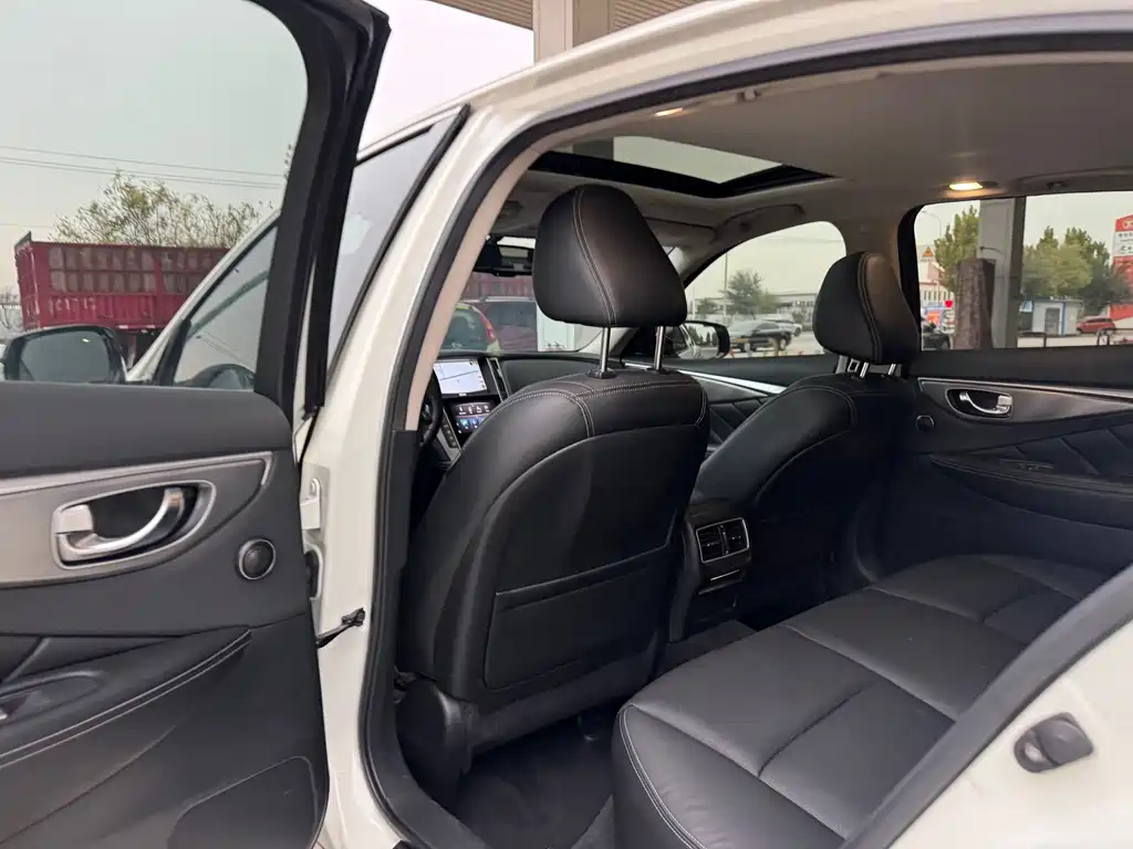 Infiniti Q50L — миниатюра 11