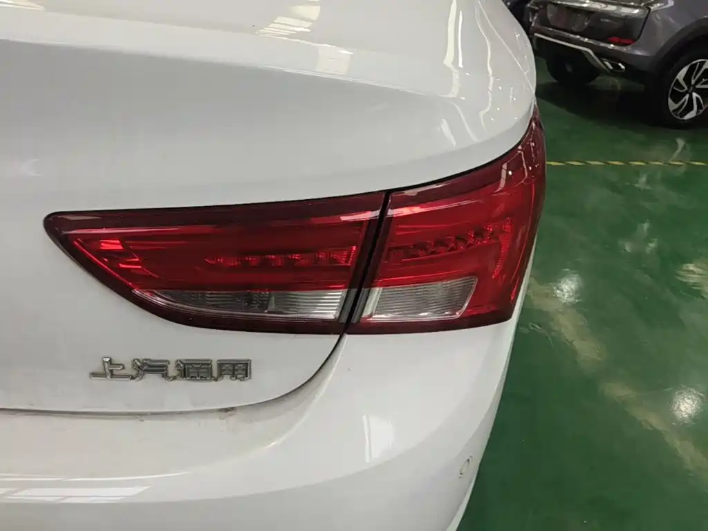 Buick Verano — миниатюра 8