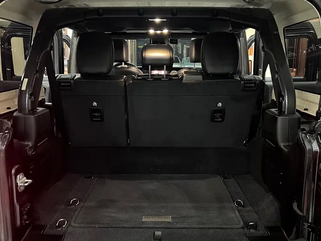 Jeep Wrangler PHEV — миниатюра 14