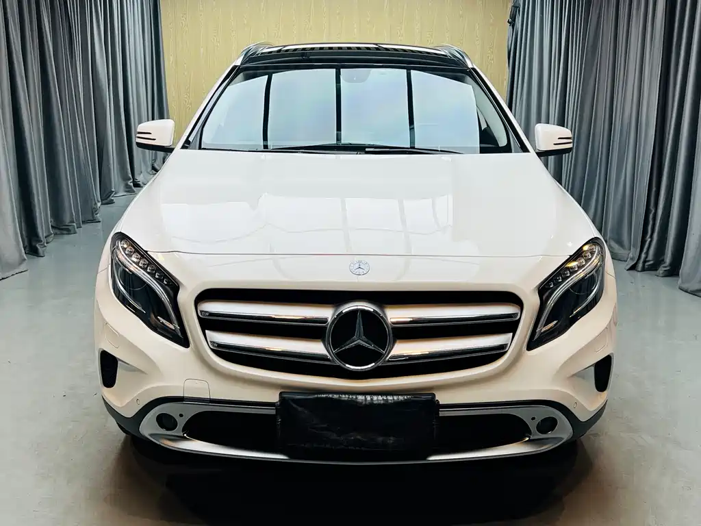 Mercedes-Benz GLA 2015 GLA 200 Fashion