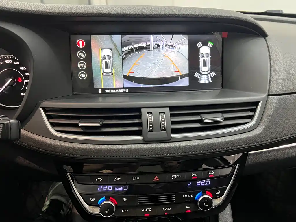 Borgward BX7 — миниатюра 11