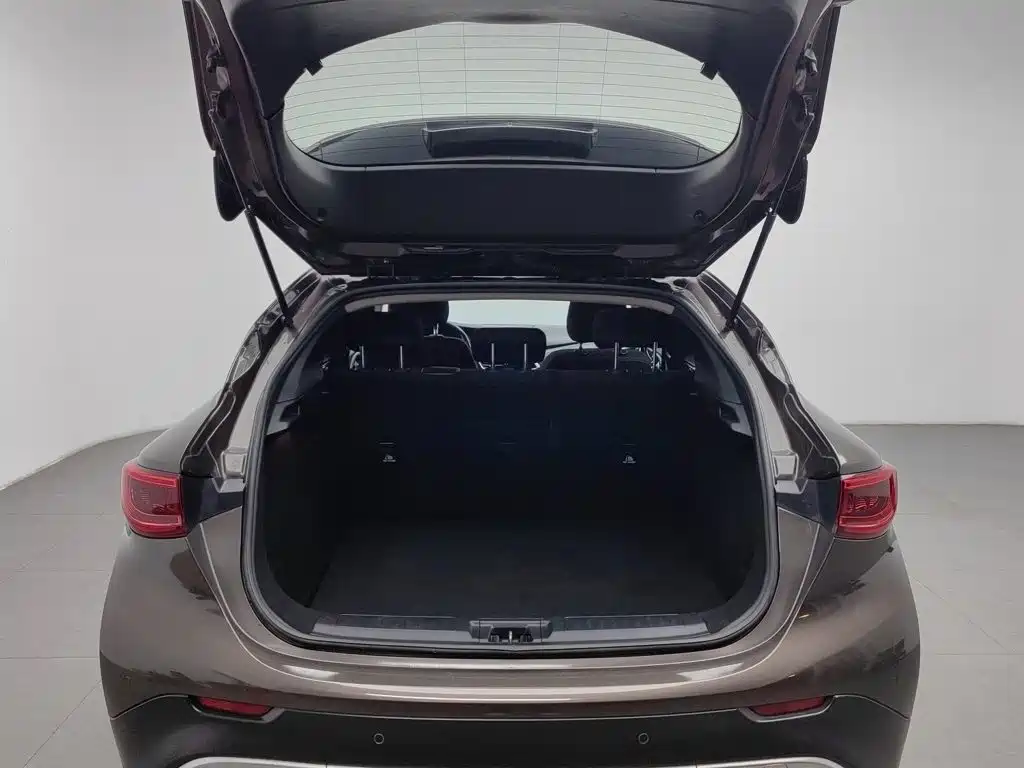 Infiniti QX30 — миниатюра 16