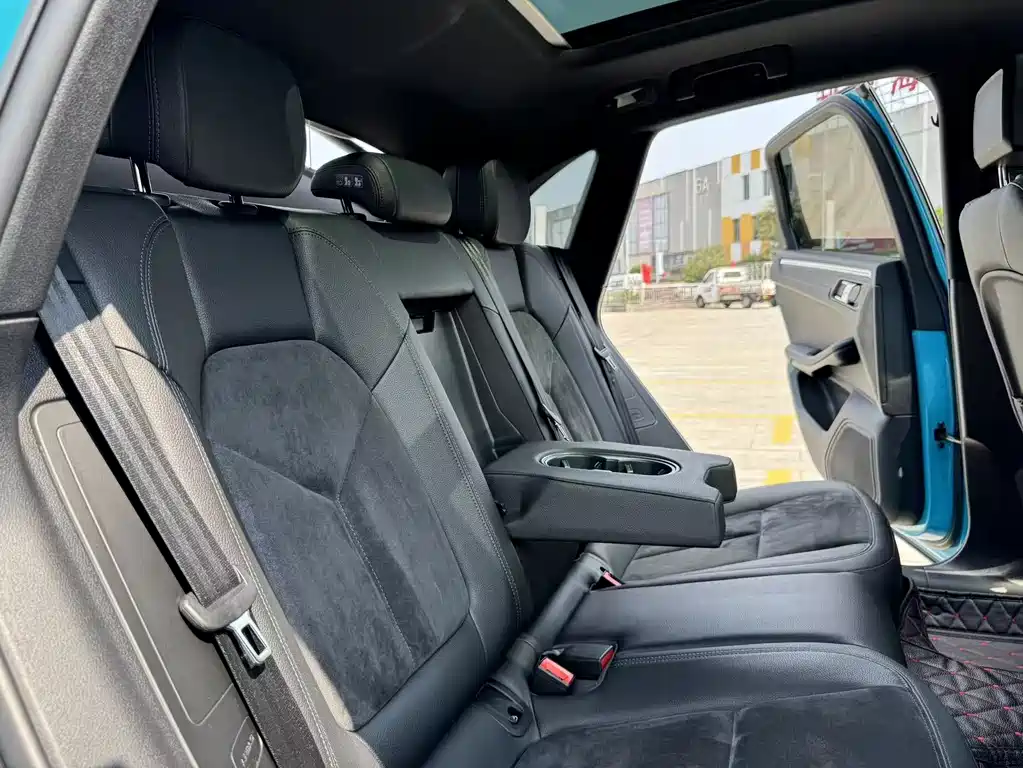 Porsche Macan — миниатюра 22