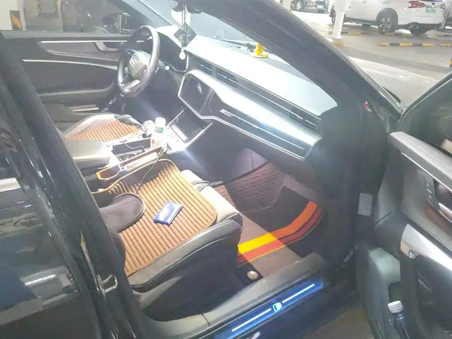 Audi A6L 2022 40 TFSI Luxury