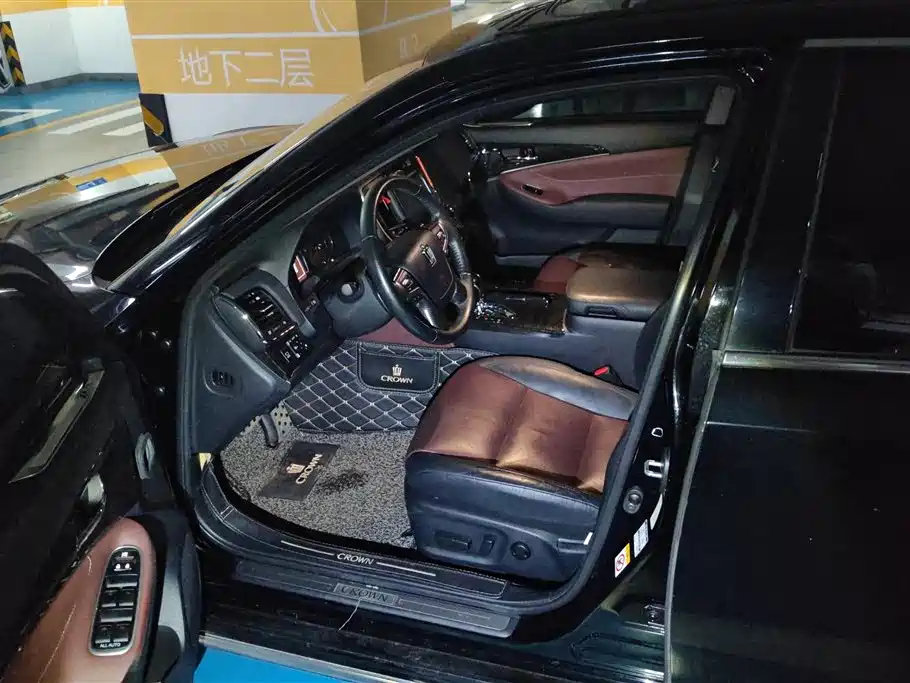 Toyota Crown 2018 2.0T Sport