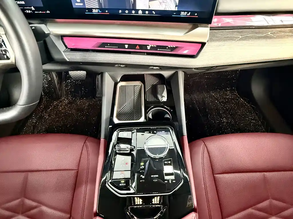 BMW 5 Series — миниатюра 8
