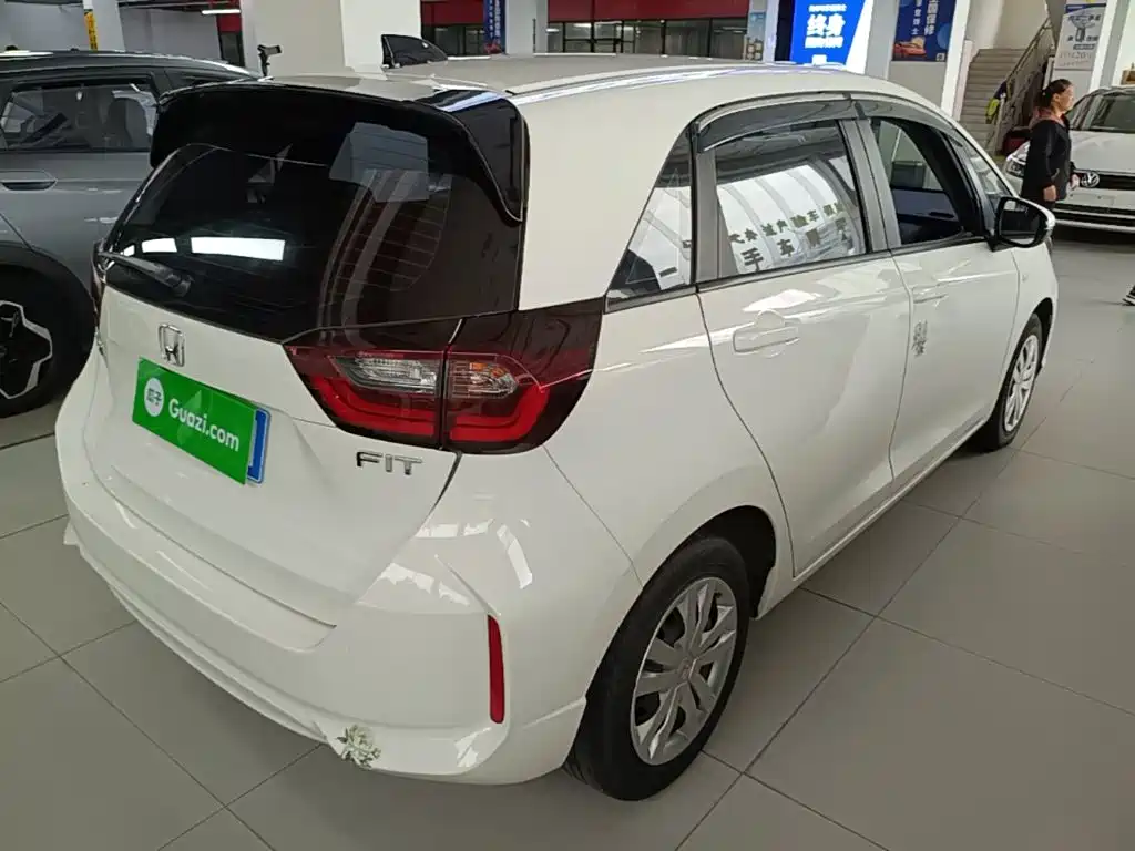 Honda Fit — миниатюра 7
