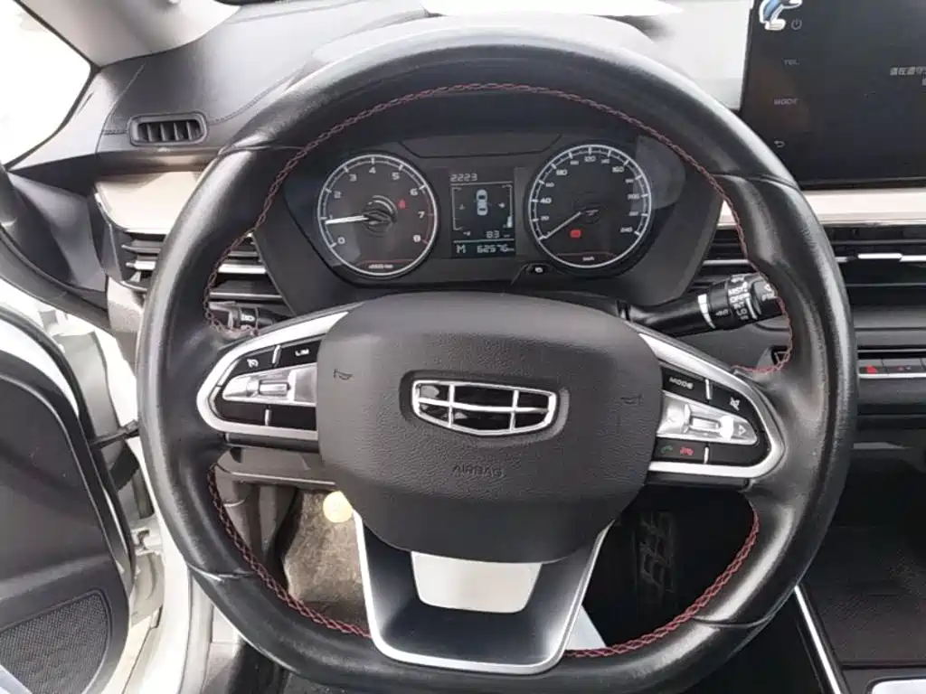 Geely Vision X3 — миниатюра 11
