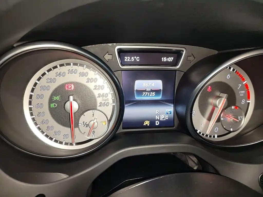 Mercedes-Benz GLA — миниатюра 12