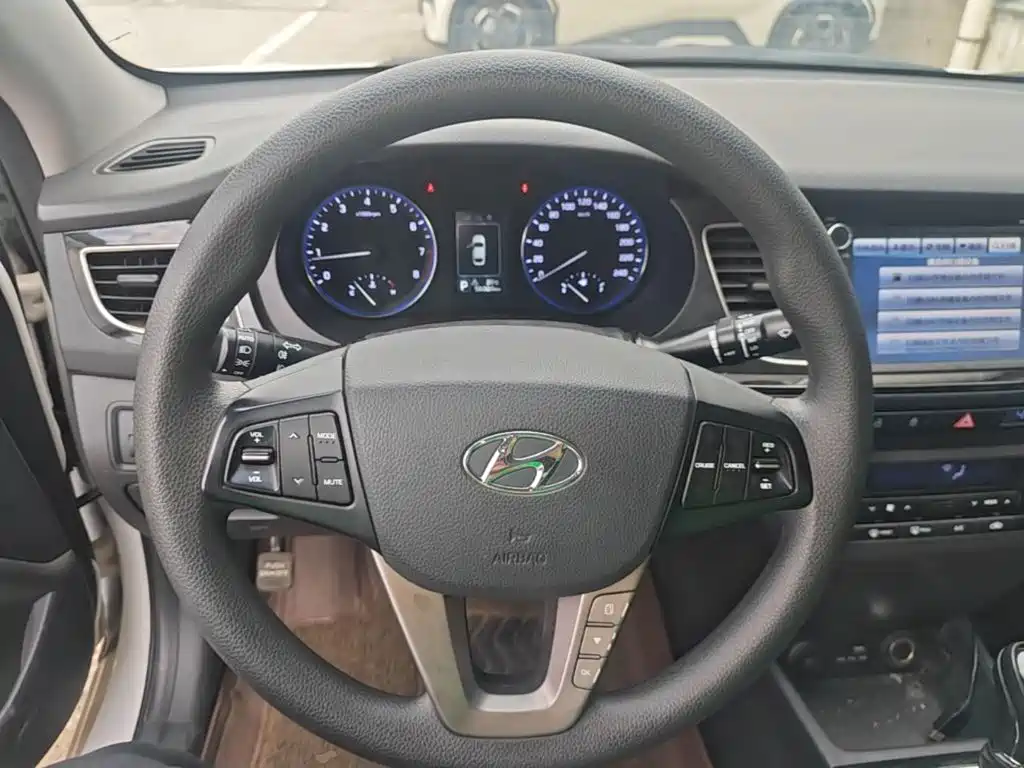 Hyundai Mistra — миниатюра 11