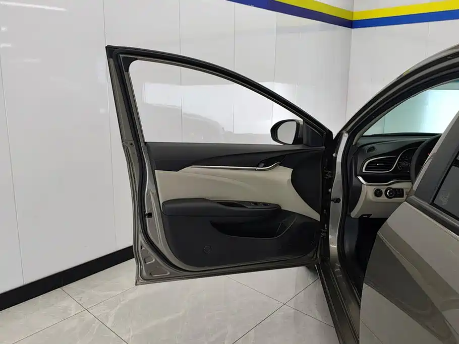 Buick Excelle — миниатюра 7