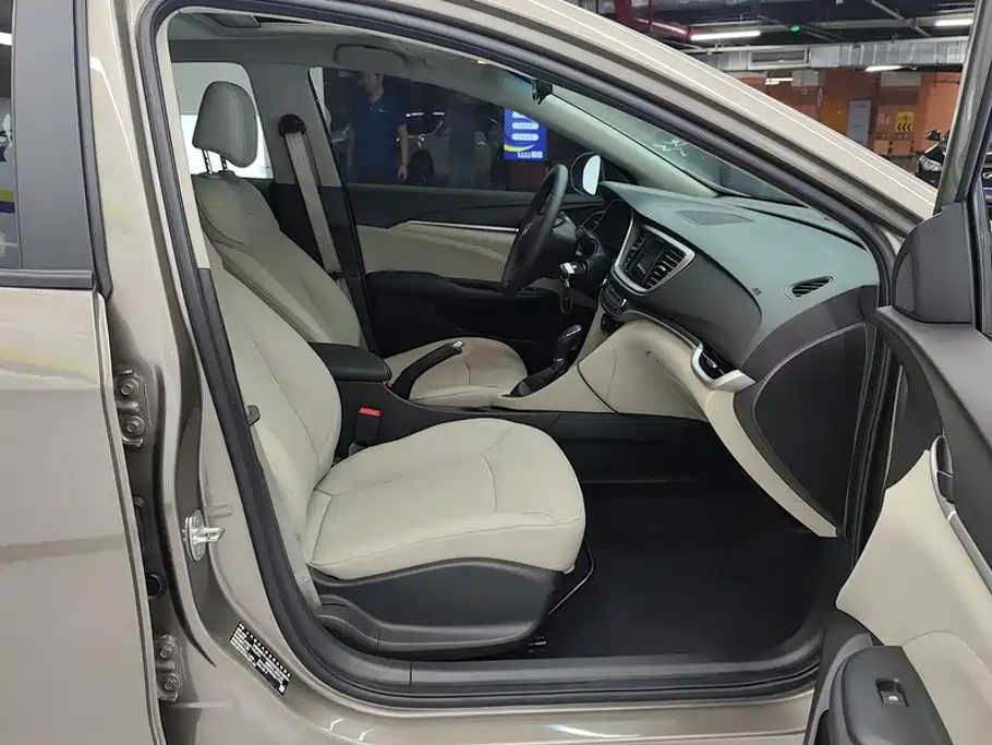 Buick Excelle — миниатюра 8