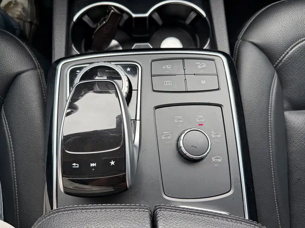 Mercedes-Benz GLS — миниатюра 17