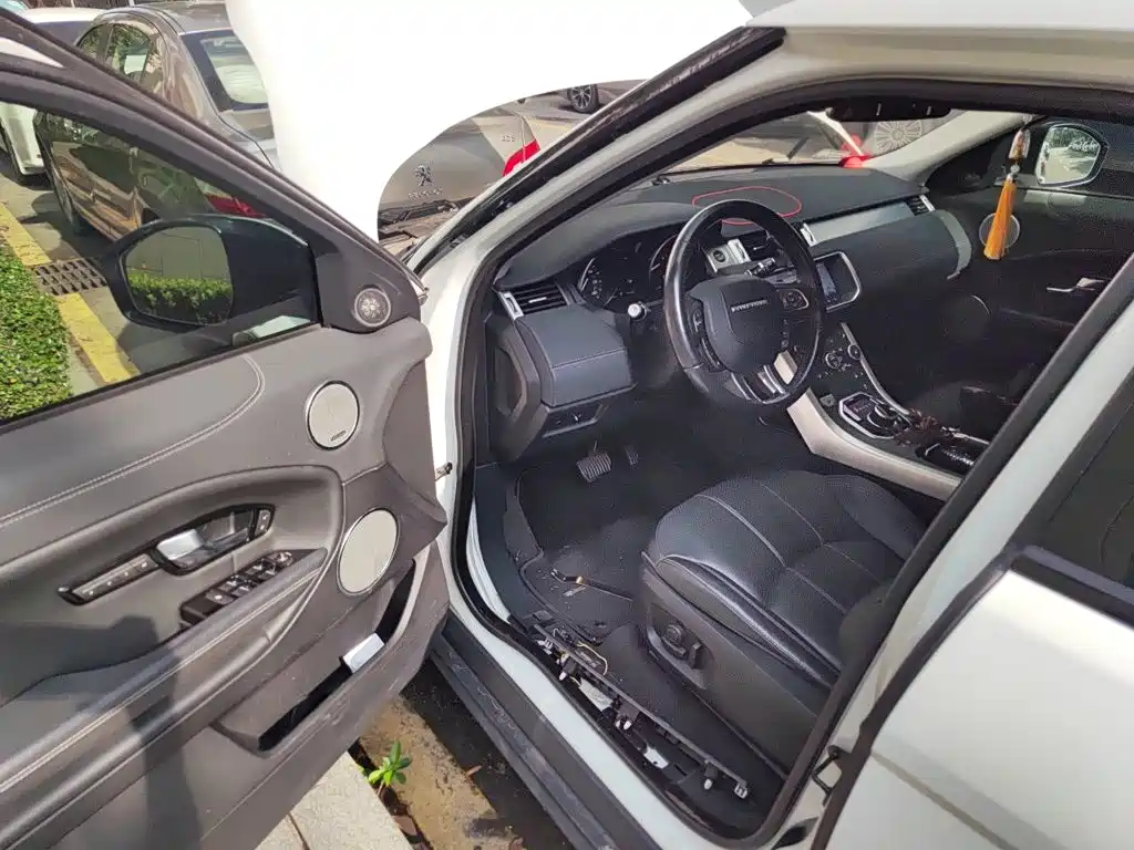 Land Rover Evoque — миниатюра 12