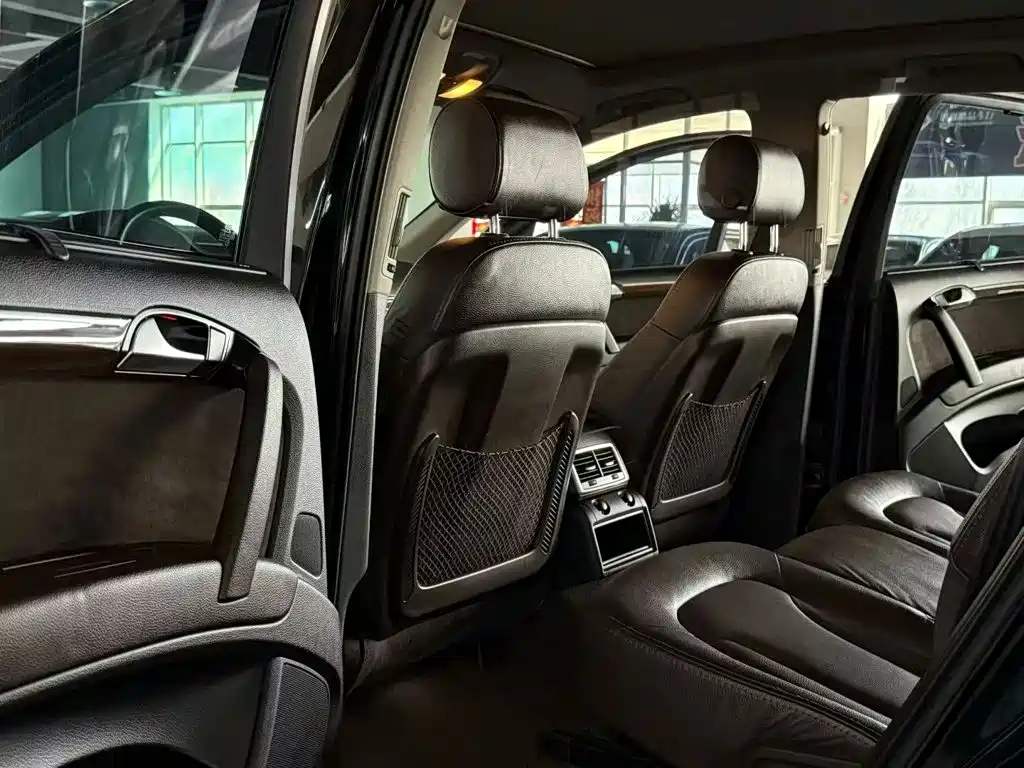 Audi Q7 — миниатюра 6