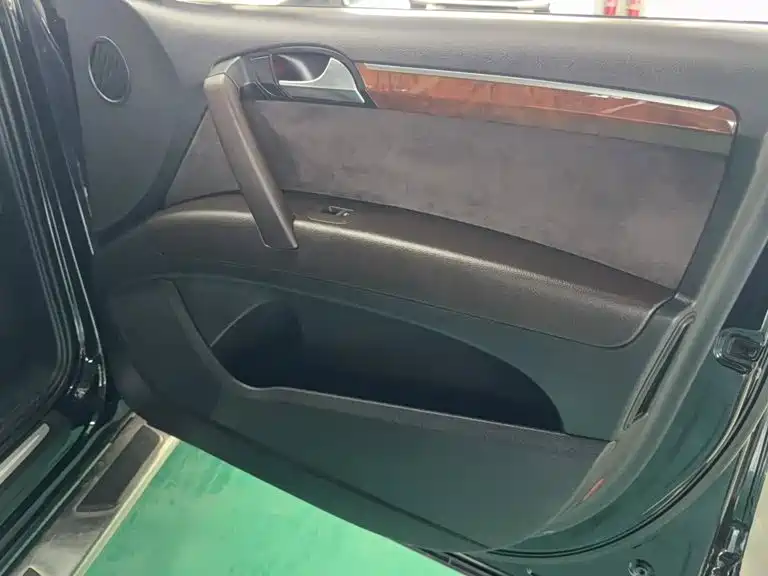 Audi Q7 — миниатюра 10