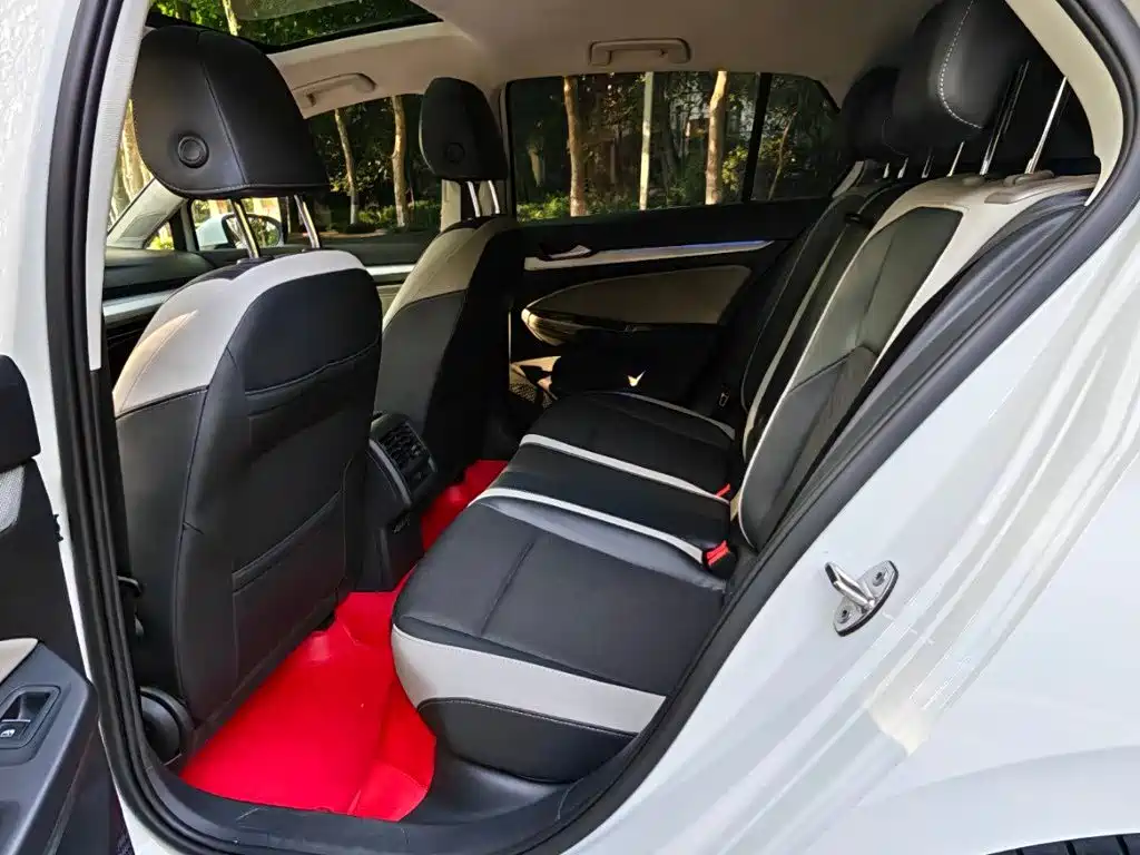 Volkswagen Golf — миниатюра 9