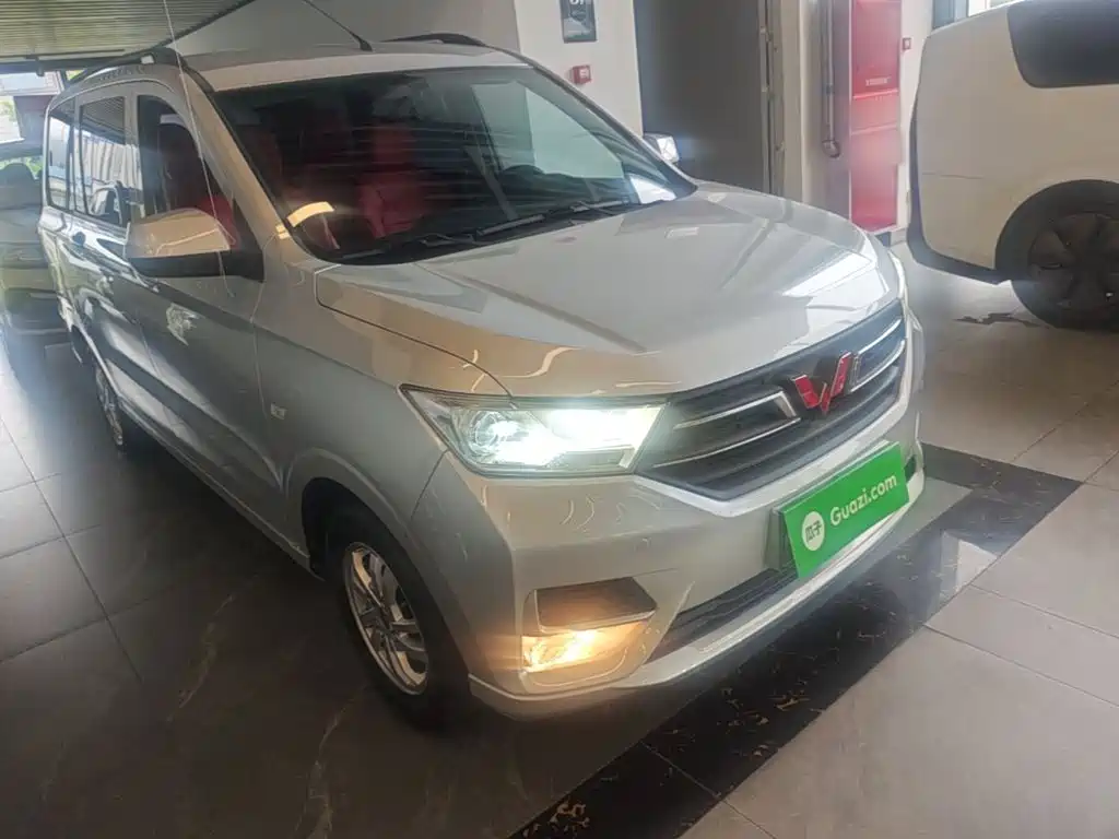 Wuling Hongguang — миниатюра 4
