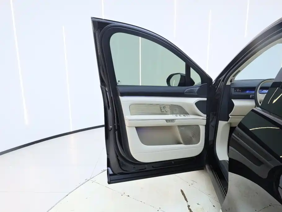 NIO ES8 — миниатюра 8