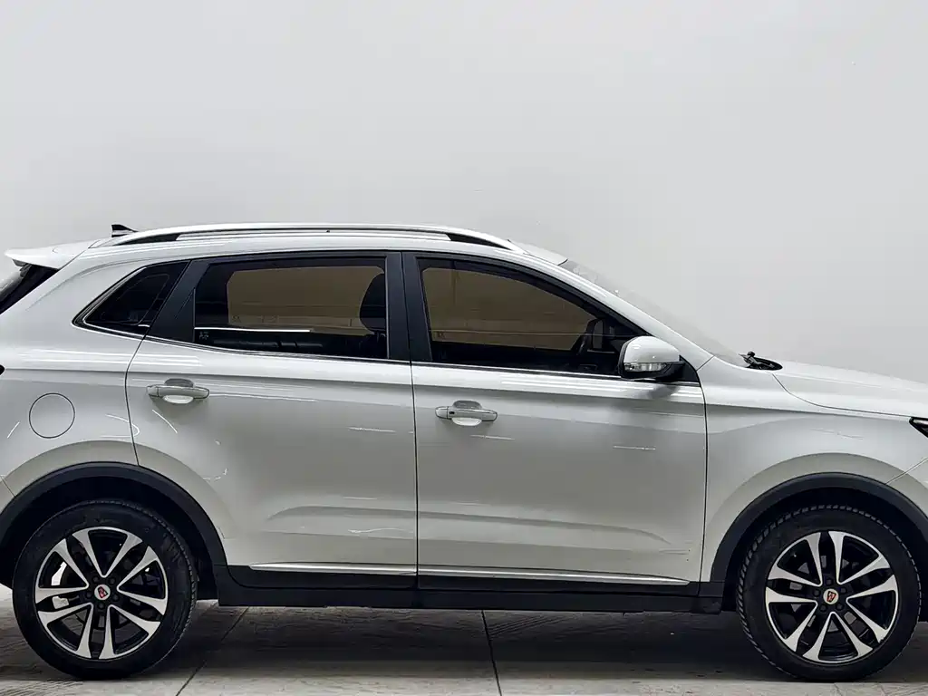 Roewe RX3 — миниатюра 8