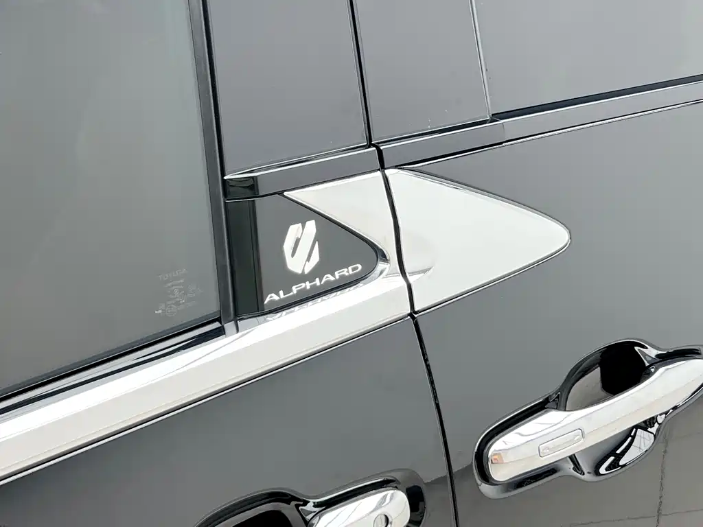 Toyota Alphard 2024 — фото 4