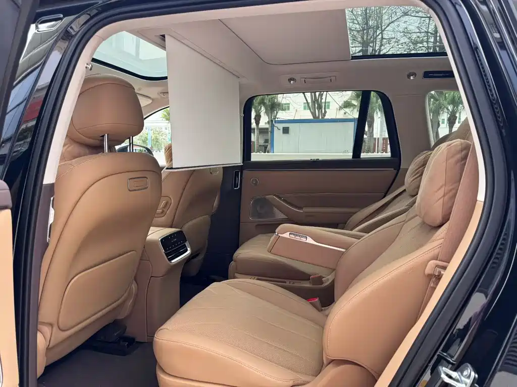 AITO ASK THE WORLD M8