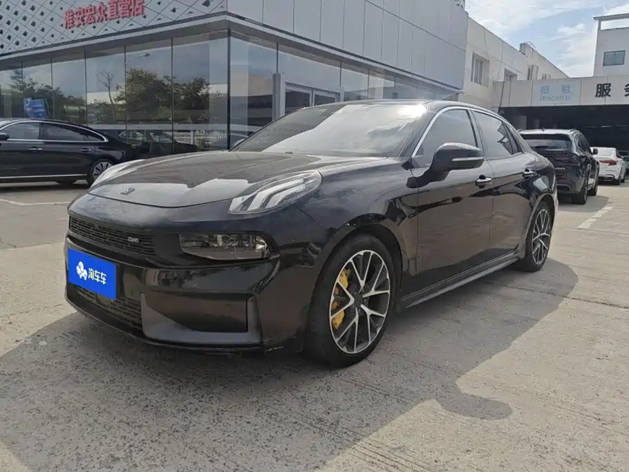 Lynk & Co 03