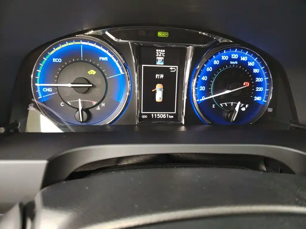 Toyota Camry — миниатюра 5
