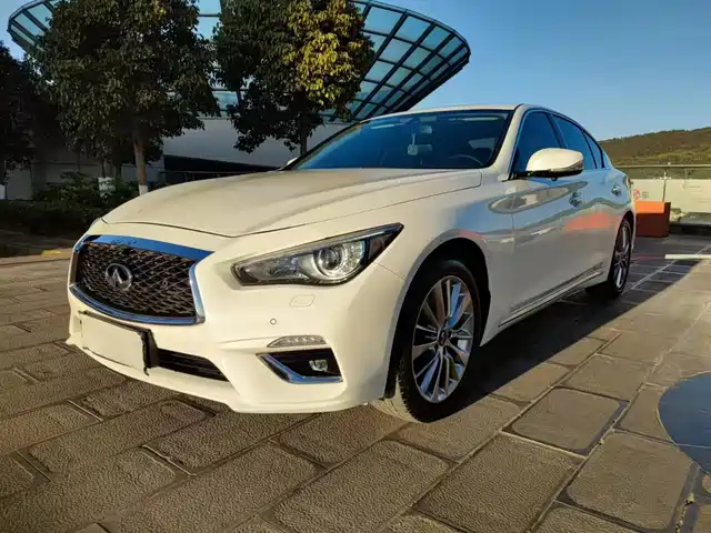 INFINITI Q50L