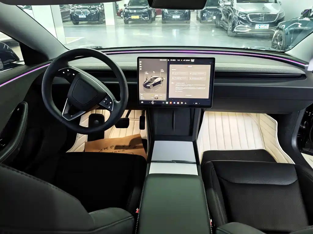 Tesla Model 3 — миниатюра 6