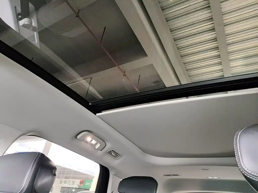 Ford Edge — миниатюра 18