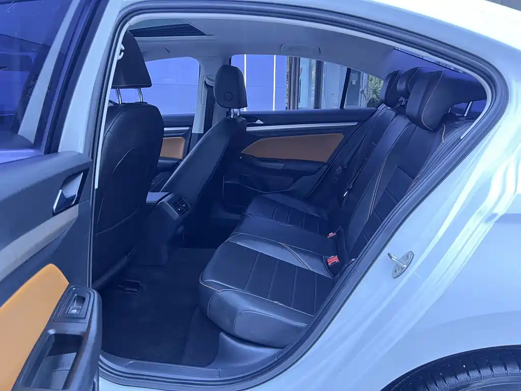 Volkswagen Bora — миниатюра 14