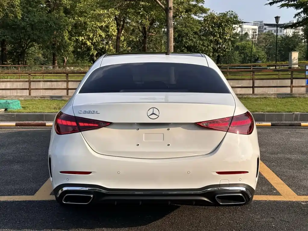 Mercedes-Benz C-Class — миниатюра 11