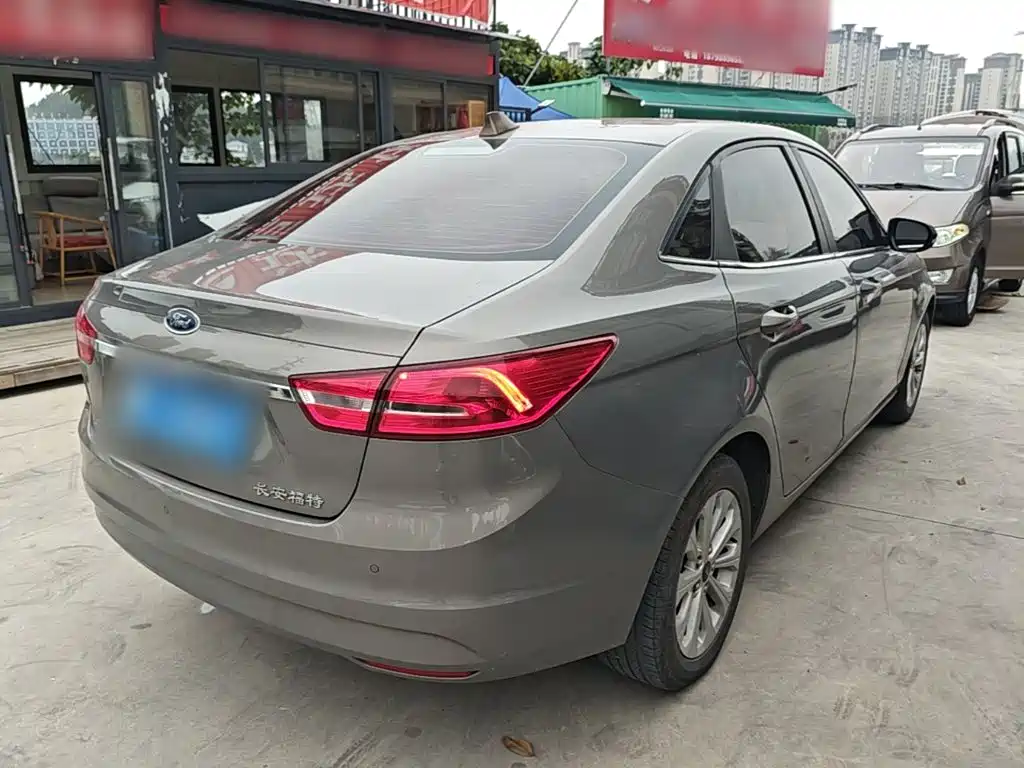 Ford Escort — миниатюра 7
