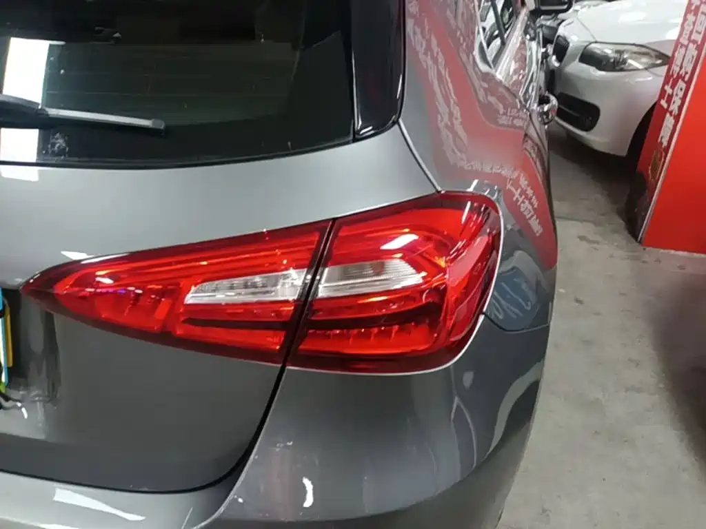 Mercedes-Benz A-Class (Import) — миниатюра 8