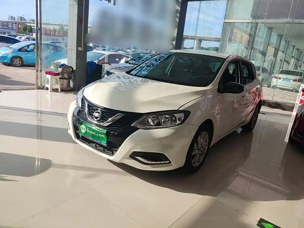 Nissan Tiida — миниатюра 2