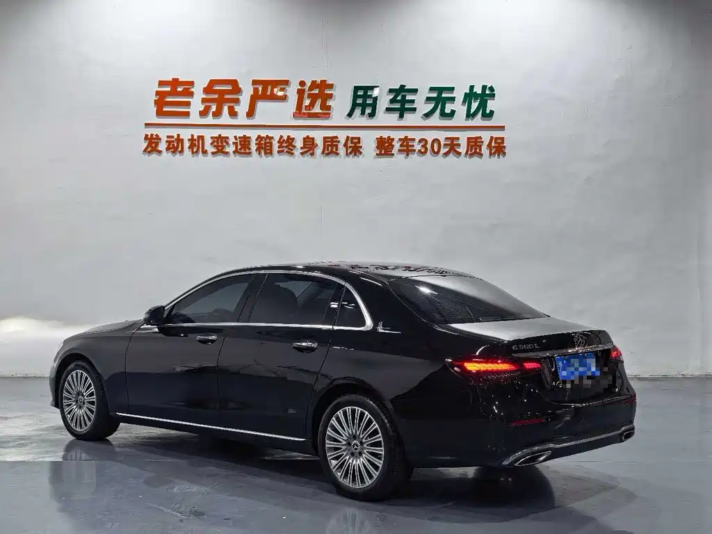 Mercedes-Benz E-Class — миниатюра 9
