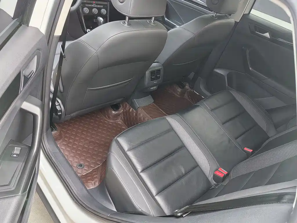 VOLKSWAGEN T ROC EXPLORING SONGS