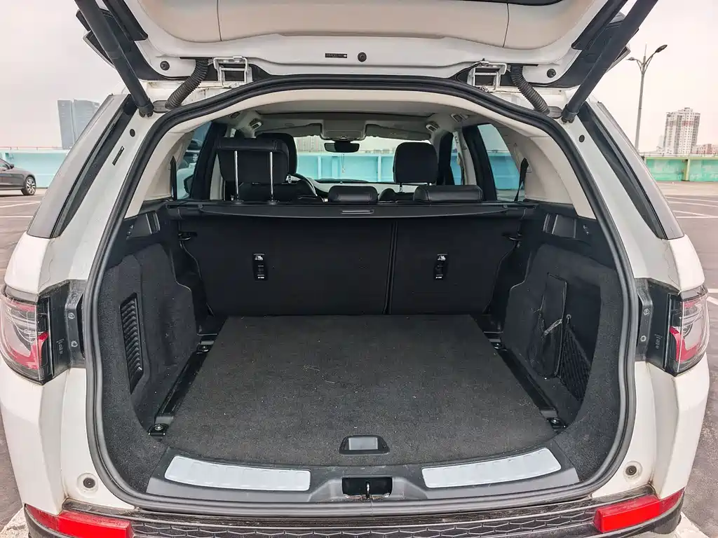 Land Rover Discovery Sport Sport 2024 1.5T P300e