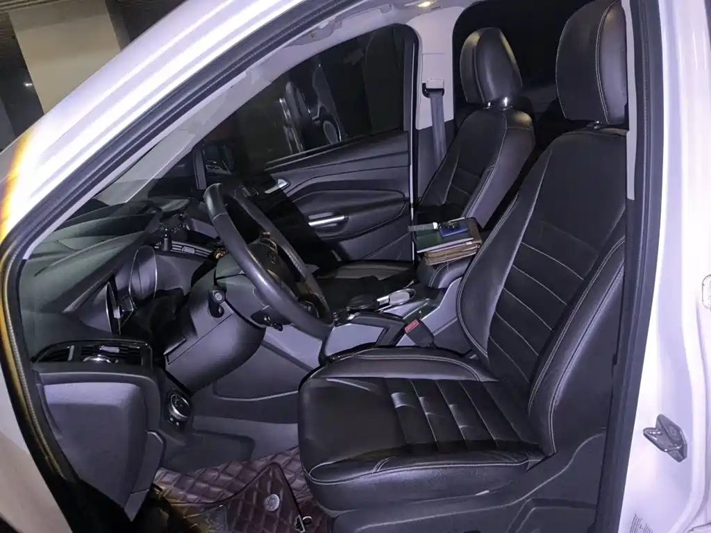 Ford Kuga — миниатюра 16