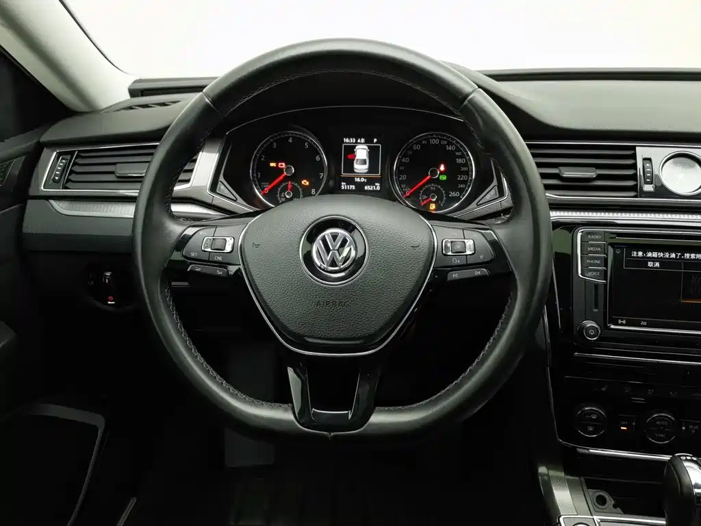 Volkswagen Passat — миниатюра 11