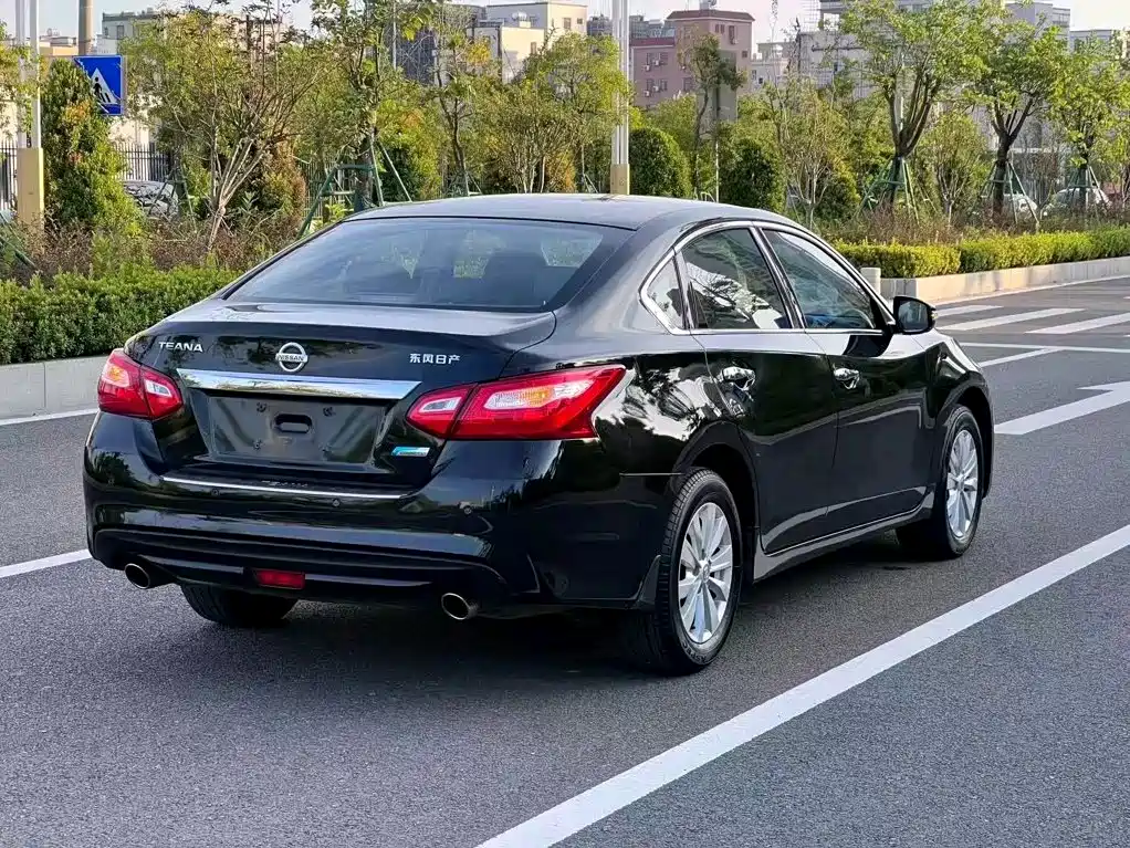 Nissan Teana — миниатюра 7