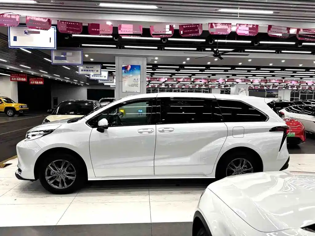 Toyota Sienna — миниатюра 7